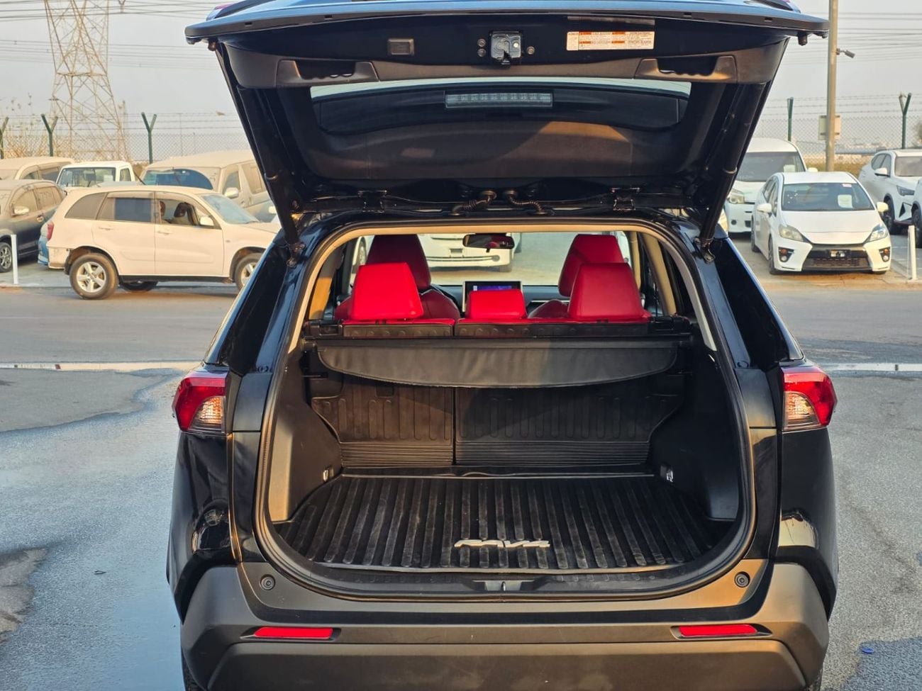 Toyota RAV4 XLE 2023 Model XLE Full Option Sunroof , Push button, Leather seats and Trunk automatic