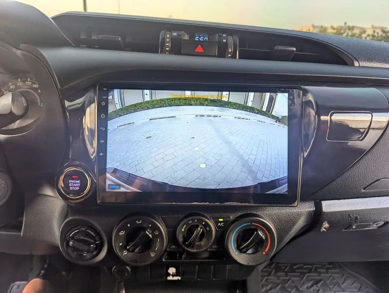 Toyota Hilux GLX 2018 Toyota Hilux 4X4 GR Sport GCC Specs Facelifted 2025 V4 2.7L Interior & Exterior Well-maintaind