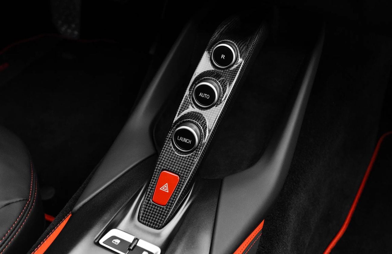 فيراري 812 GTS 6.5L V-12 Engine