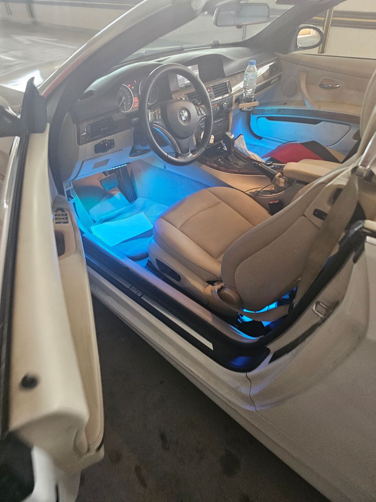 بي أم دبليو 320 STANDARD
