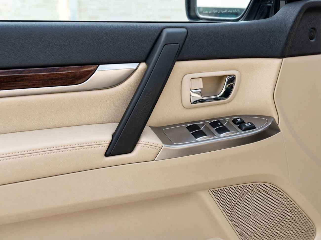Mitsubishi Pajero GLS H/L ROCKFORD