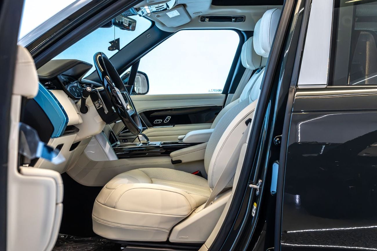 لاند روفر رينج روفر AUTOBIOGRAPHY P530 | Belgravia Green | Black Roof | White Interior | Shadow Exterior Package | GCC Specs
