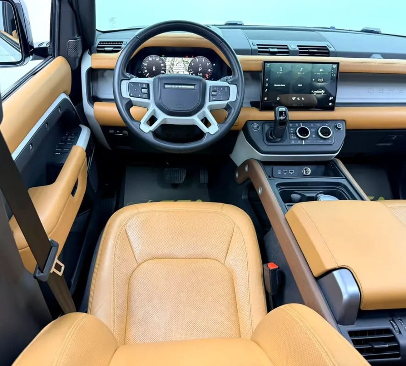 Land Rover Defender 110 HSE P400, LR Warranty, Full LR Service History, Fully Loaded, GCC