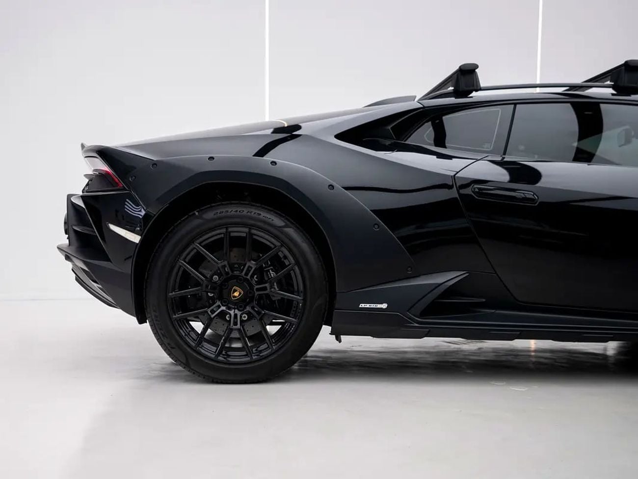 Lamborghini Huracan TECNICA Sterrato | Japanese Specs | NOVITEC exhaust.