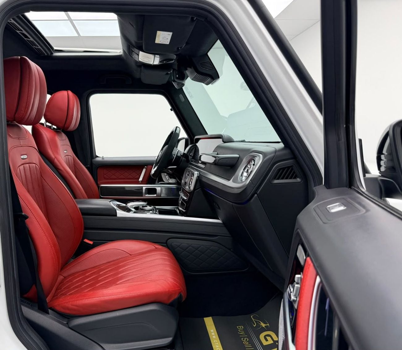 مرسيدس بنز G 63 AMG STANDARD مرسيدس بنز G63 AMG موديل 2022، باقة نايت، ضمان، سجل صيانة كامل، مقصورة داخلية من ألياف الكربون، دول