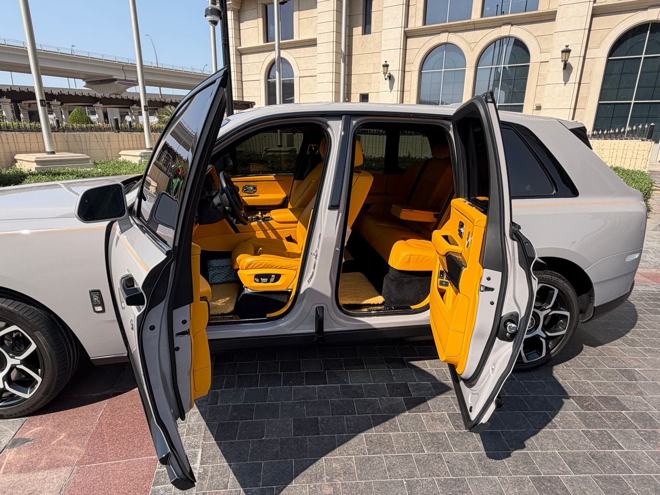 Rolls Royce Cullinan BLACK BADGE