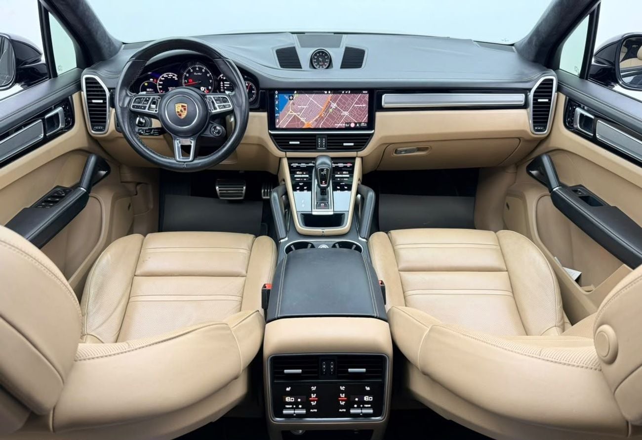 Porsche Cayenne TURBO 2018 Porsche Cayenne Turbo, Service History, Excellent Condition, GCC.