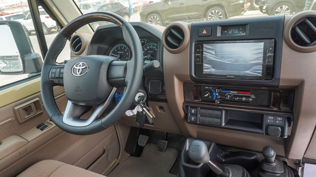 تويوتا لاند كروزر بيك آب 4.0L Oman Specs