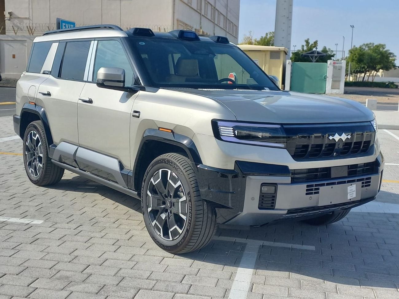 BYD Leopard 8 FLAGSHIP