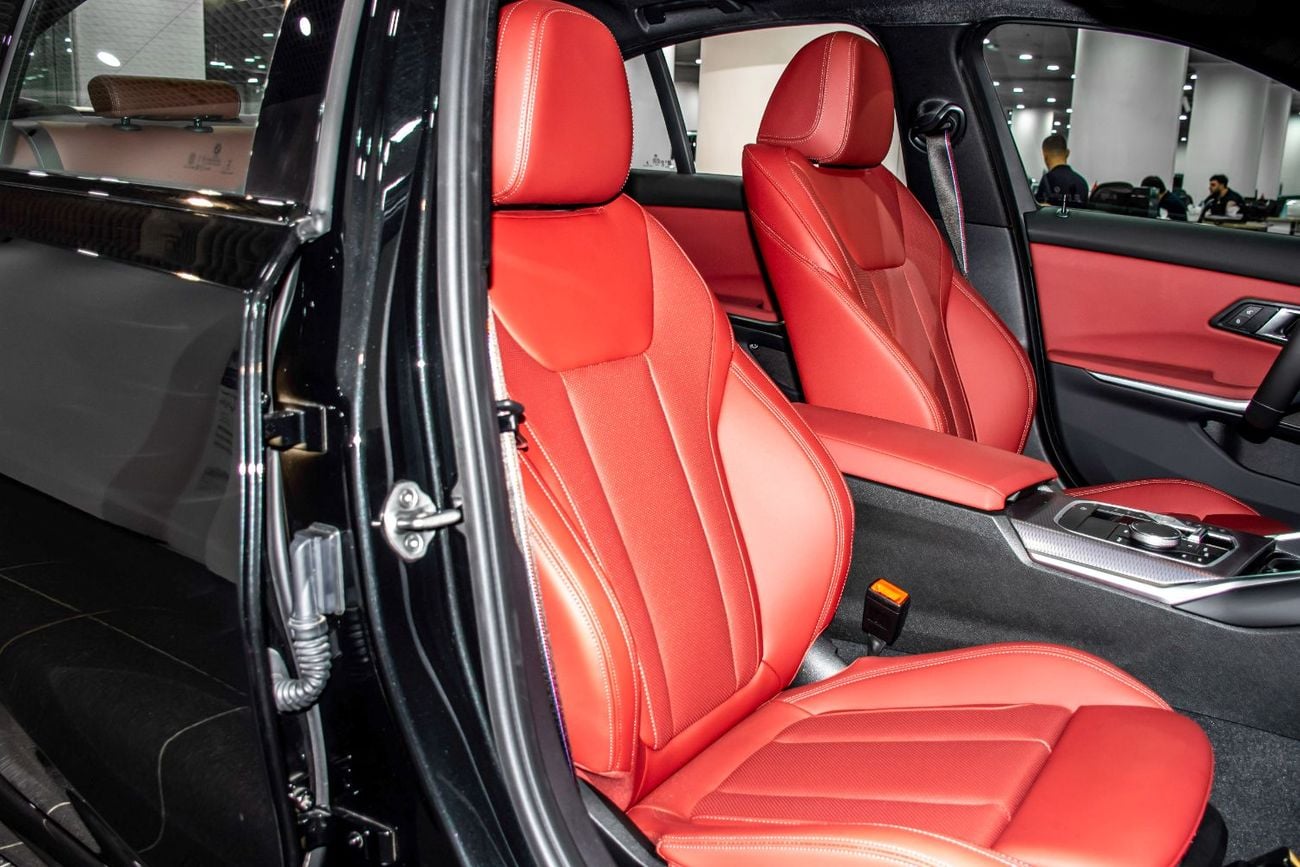 BMW 330i LUXURY M SPORT