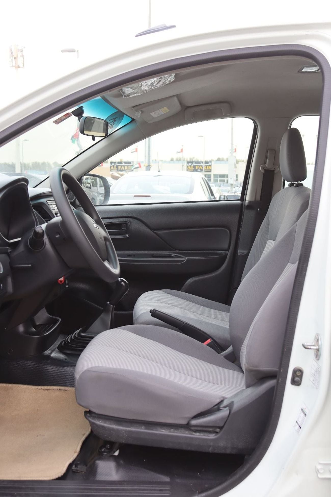 Mitsubishi L200 GL ACCIDENTS FREE - GCC - DOUBLE CABIN - 2WD - PERFECT CONDITION INSIDE OUT