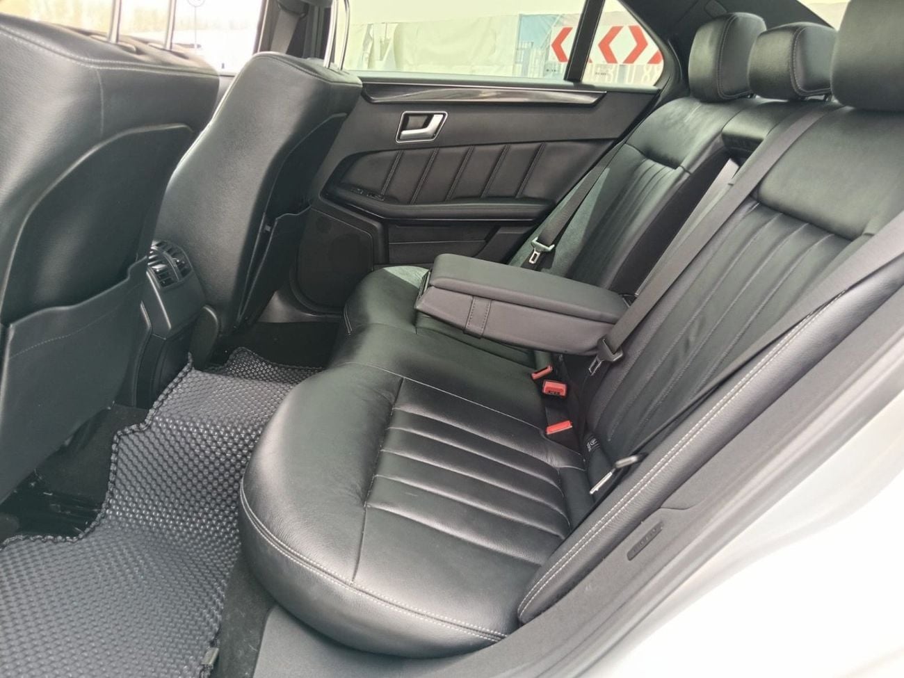 مرسيدس بنز E300 AVANTGARDE SPORT