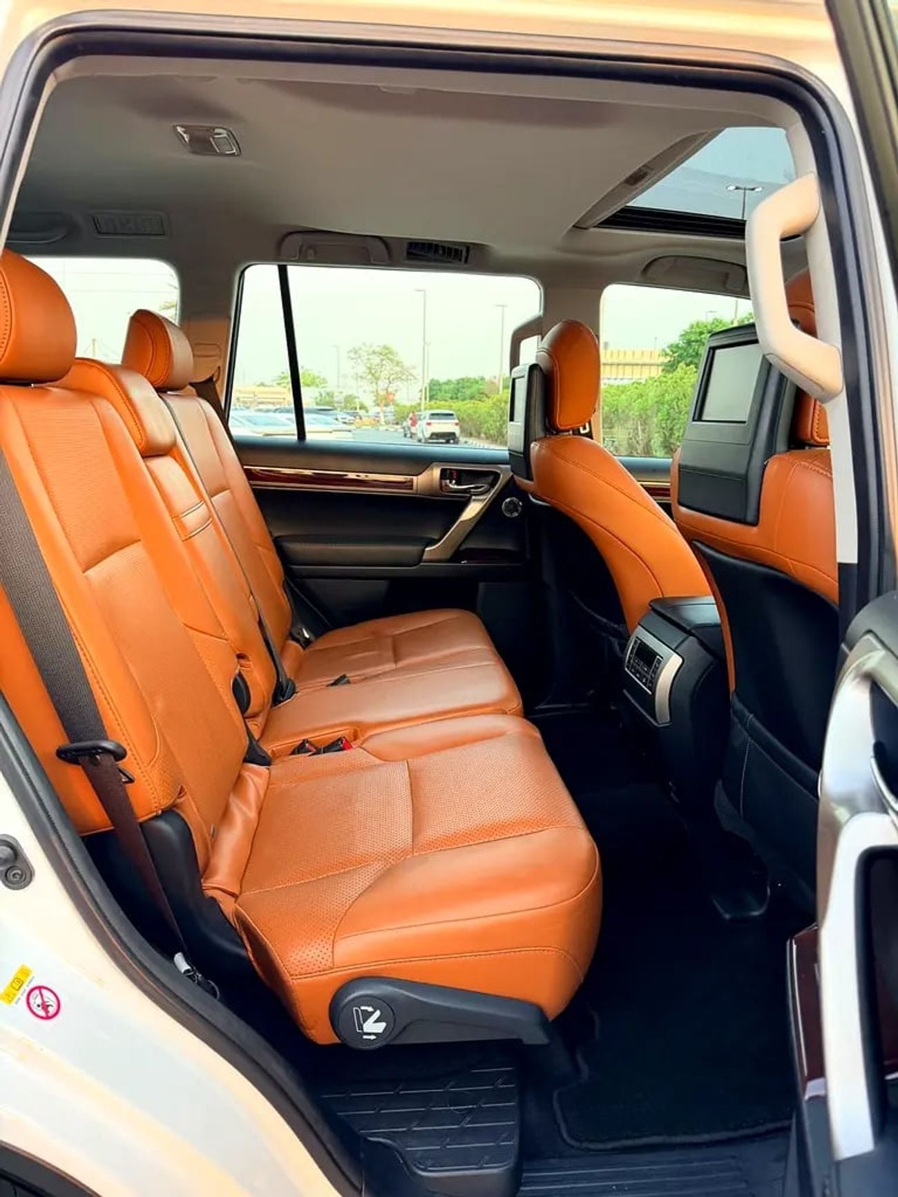 Lexus GX460 PLATINUM GCC Specs single owner