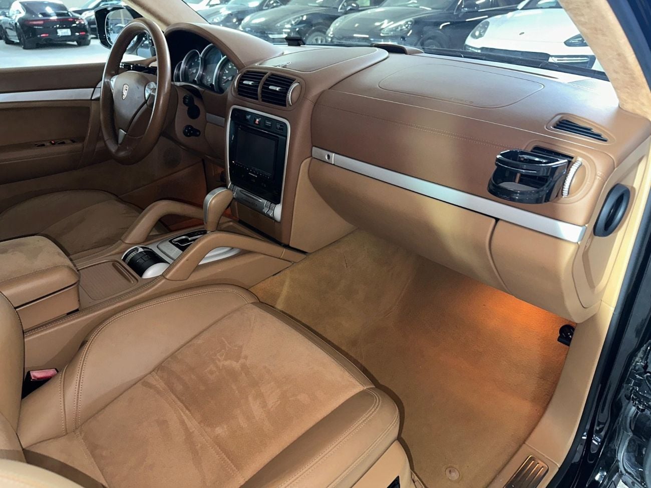 Porsche Cayenne GTS | SUNROOF | TWO KEYS | HALF ALCANTARA LEATHER BEIGE SEATS
