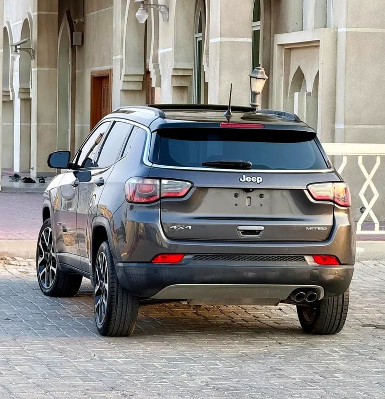 جيب كومباس ليميتد | GCC Specs | Low Mileage | Excellent Condition
