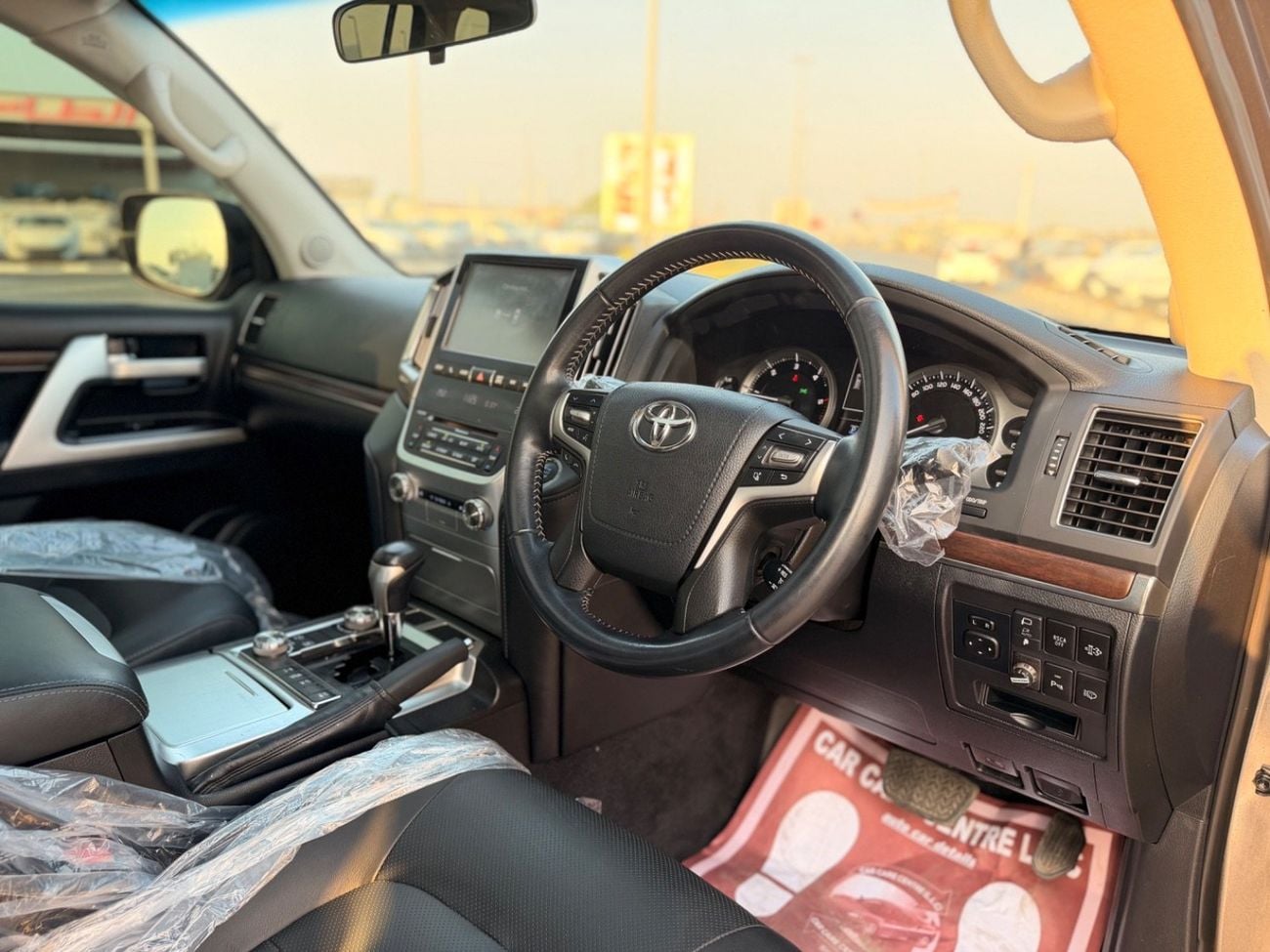 تويوتا لاند كروزر VXR لاندكروزر VXR 2018 V8 ديزل، مقود على اليمين، كاملة المواصفات