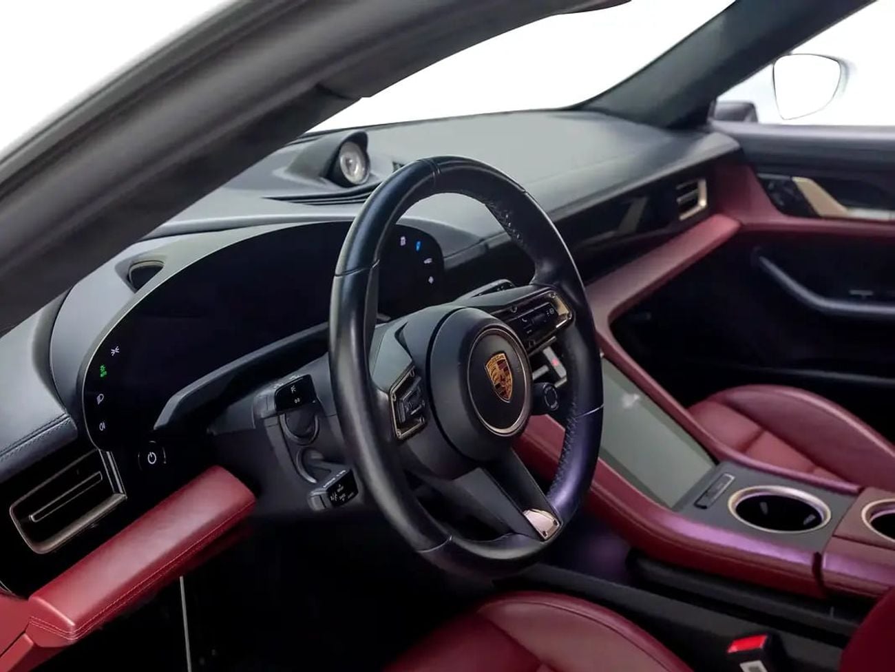 Porsche Taycan TURBO | GCC Spec