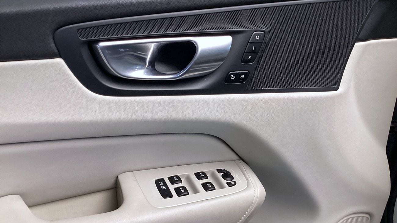 فولفو XC 60 CORE | شامل الضمان | 0 ﺪﻔﻋﺓ ﺃﻮﻟﻯ
