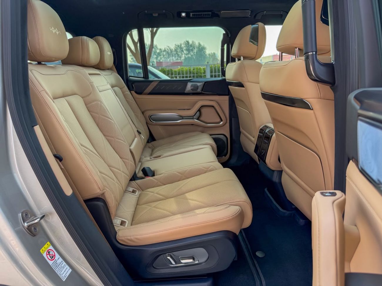 BYD Leopard 8 FLAGSHIP USED 2024 BYD LEOPARD 8 | 2.0L 939HP PHEV | WARRANTY&SERVICE