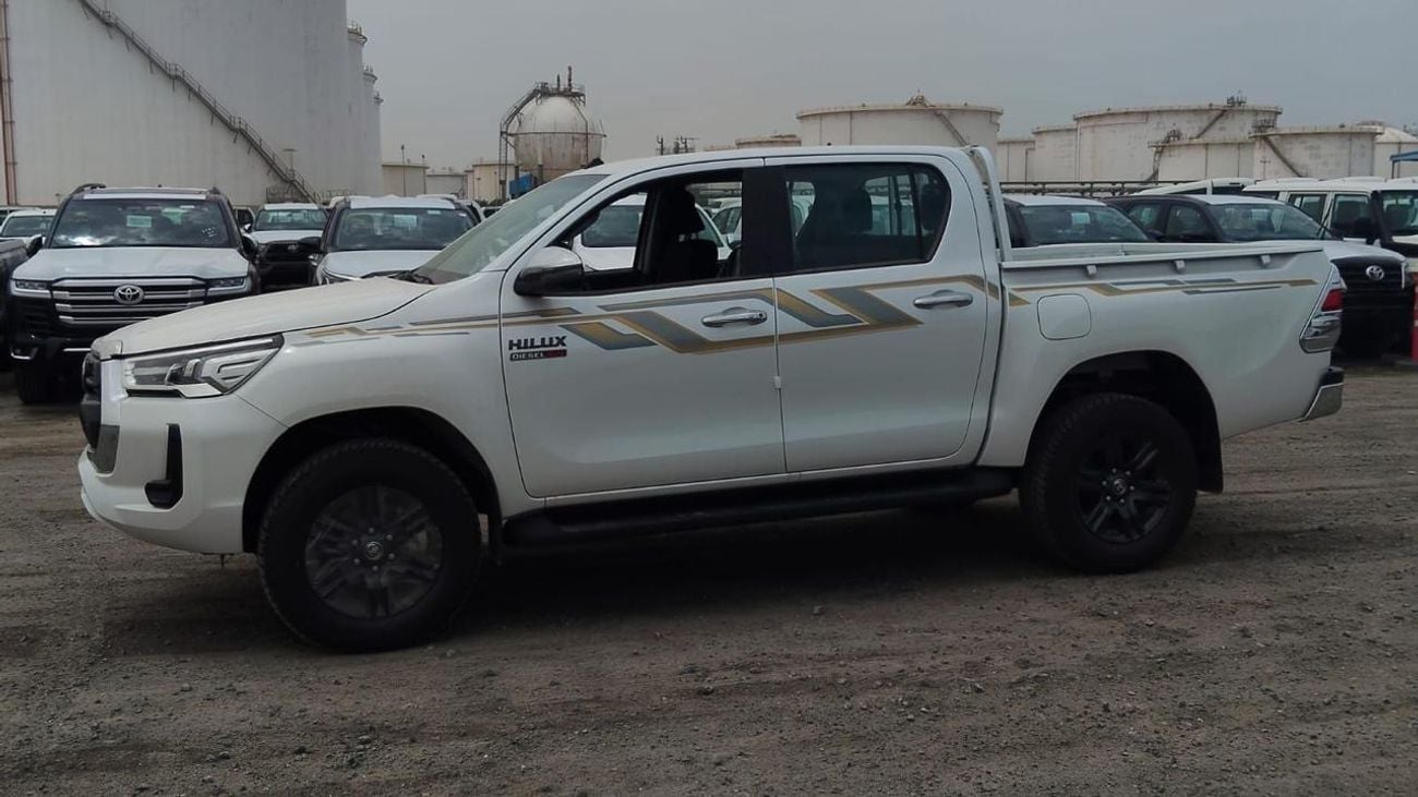 Toyota Hilux SR5 (NON GCC)