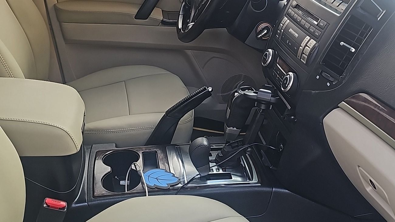 Mitsubishi Pajero GLS MIDLINE
