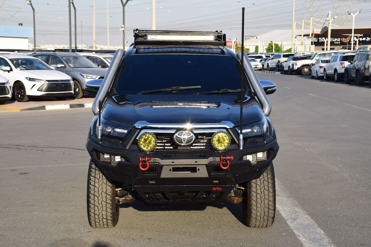 تويوتا هيلوكس 4X4 (2.8L) DIESEL RIGHT HAND