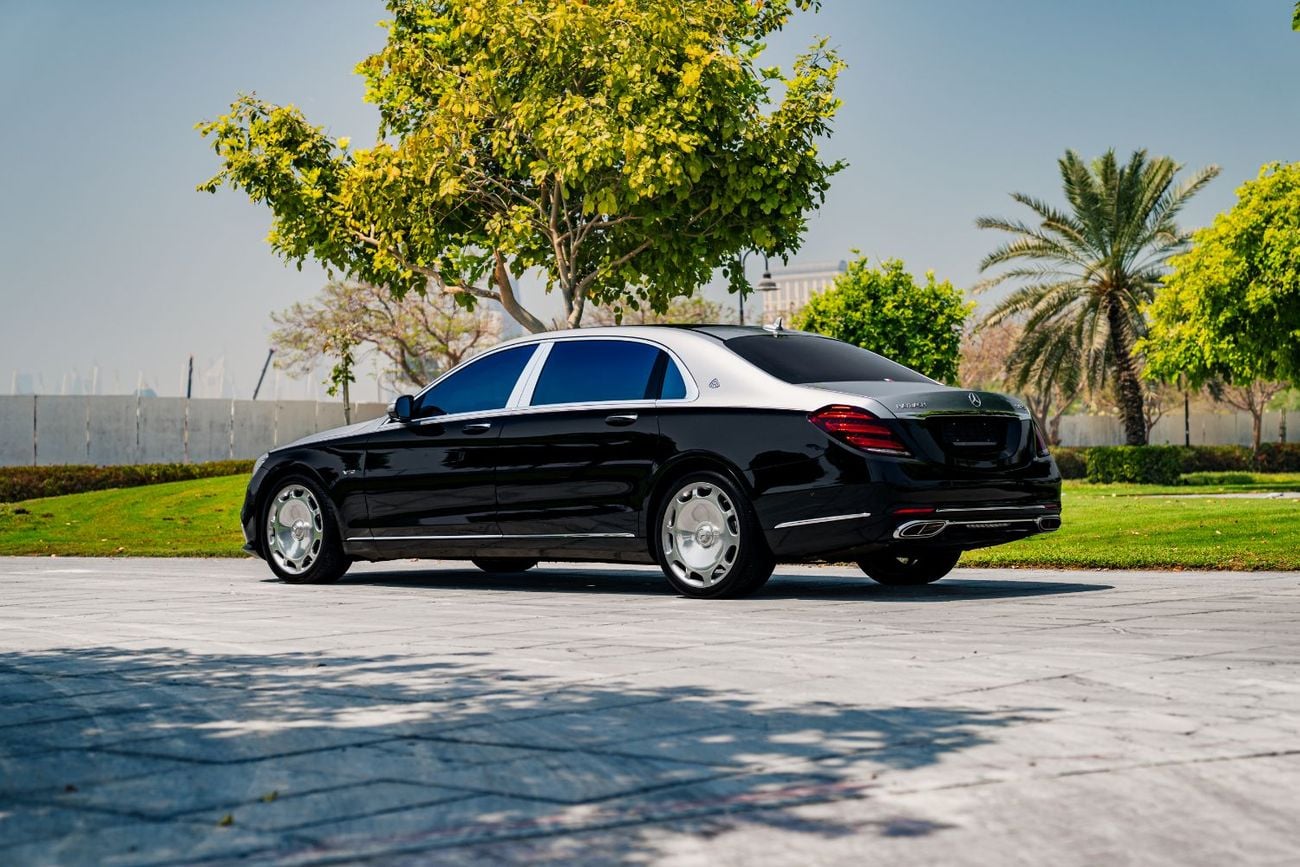 مرسيدس مايباخ S650 مايباخ V12 سيارة كاملة المواصفات، أوراقها سليمة، لم تتعرض لحوادث، خضعت لصيانة شاملة وجاهزة للانطلاق.