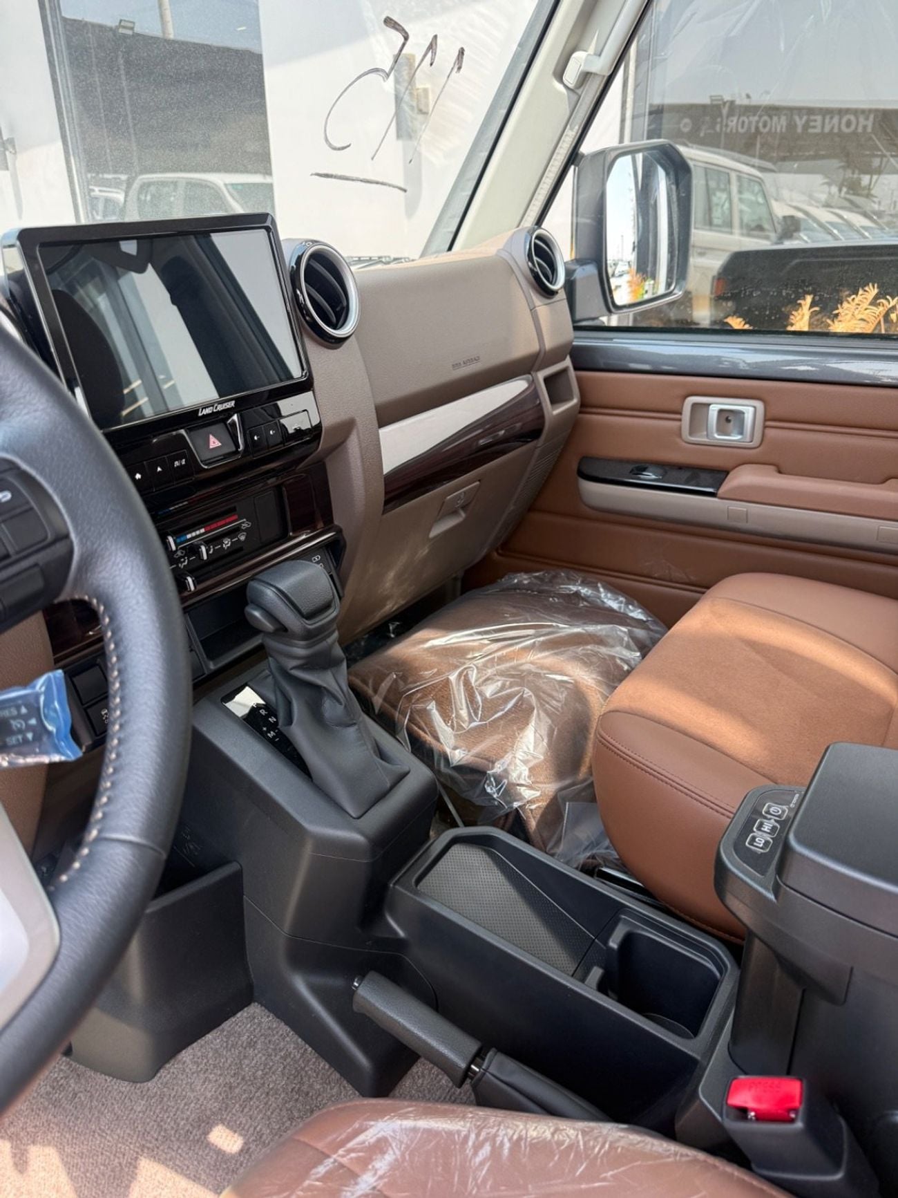 Toyota Land Cruiser 70 LC76 LX LC76 2.8l DEISEL OMANI FULL OPTION 2026/2026