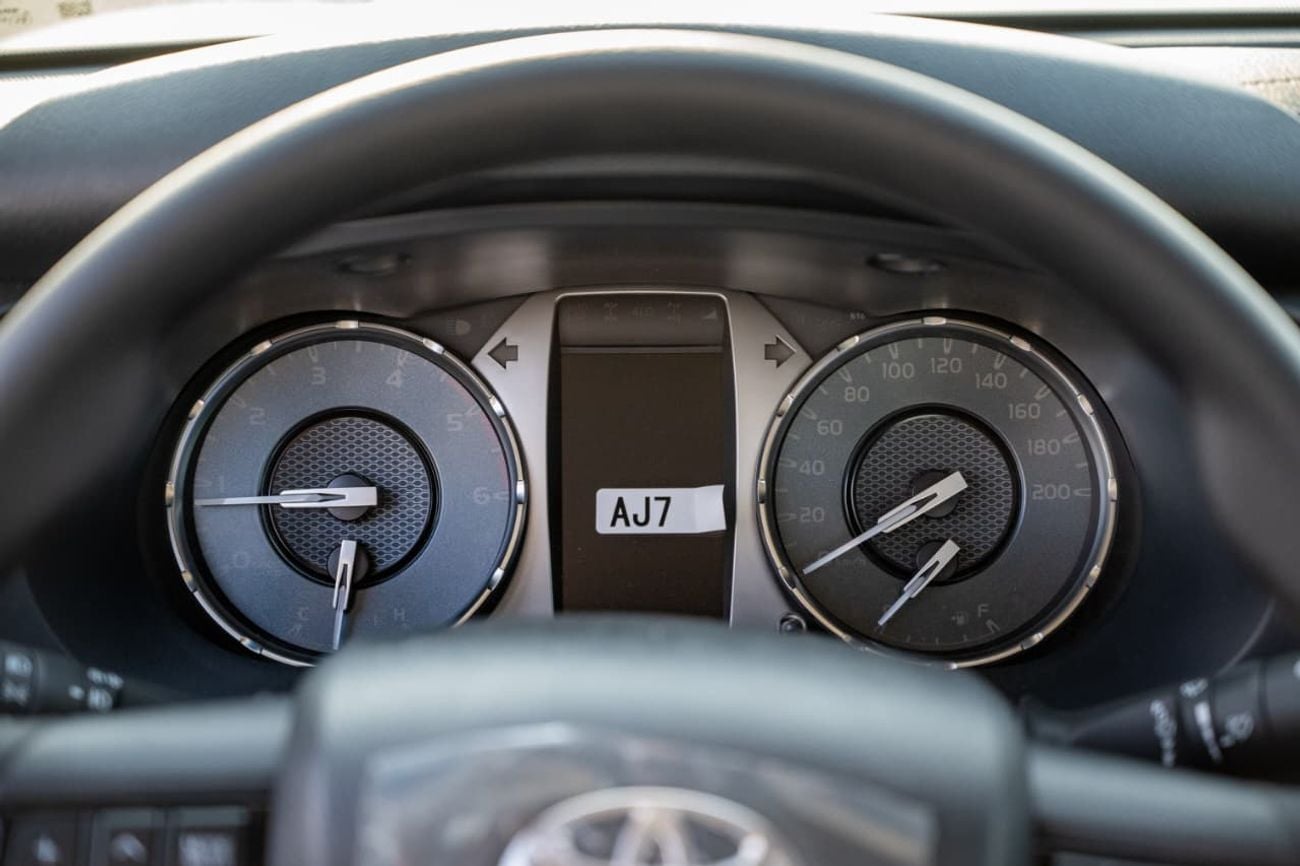 Toyota Hilux SGLX 2.4GD Active Double Cab 6AT 2026 MODEL