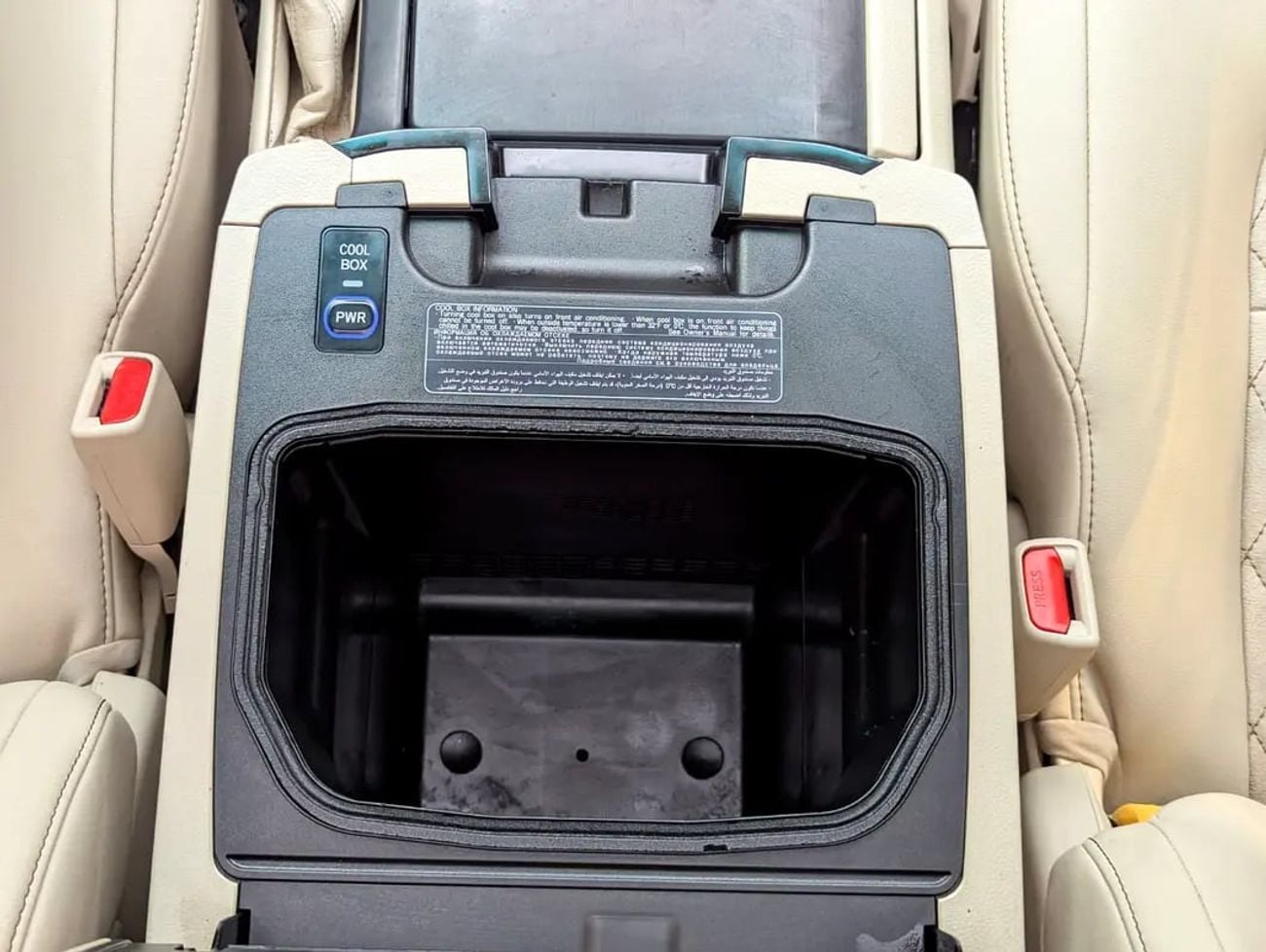 تويوتا لاند كروزر GXR V8 FULL OPTION GCC IN EXCELLENT CONDITION