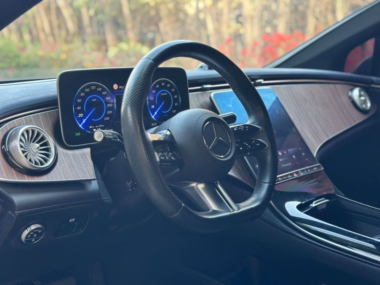 مرسيدس بنز EQE 350+ ستاندارد EQE 350 | 2023 | 4MATIC | 292HP