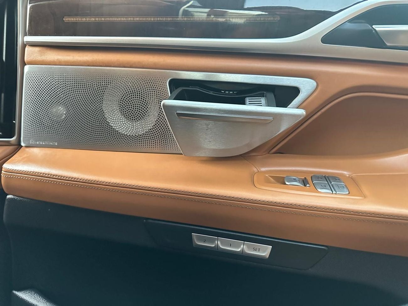 BMW 750Li PURE EXCELLENCE