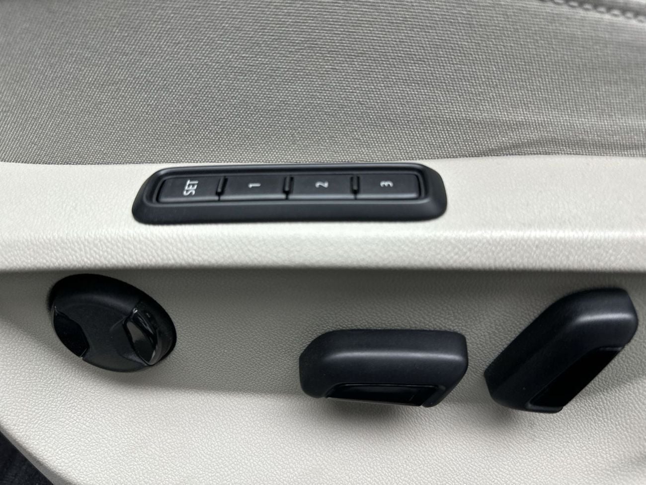 Volkswagen Teramont COMFORTLINE with Sunroof - Leather Seats 2L | VW Certified | Well Maintained