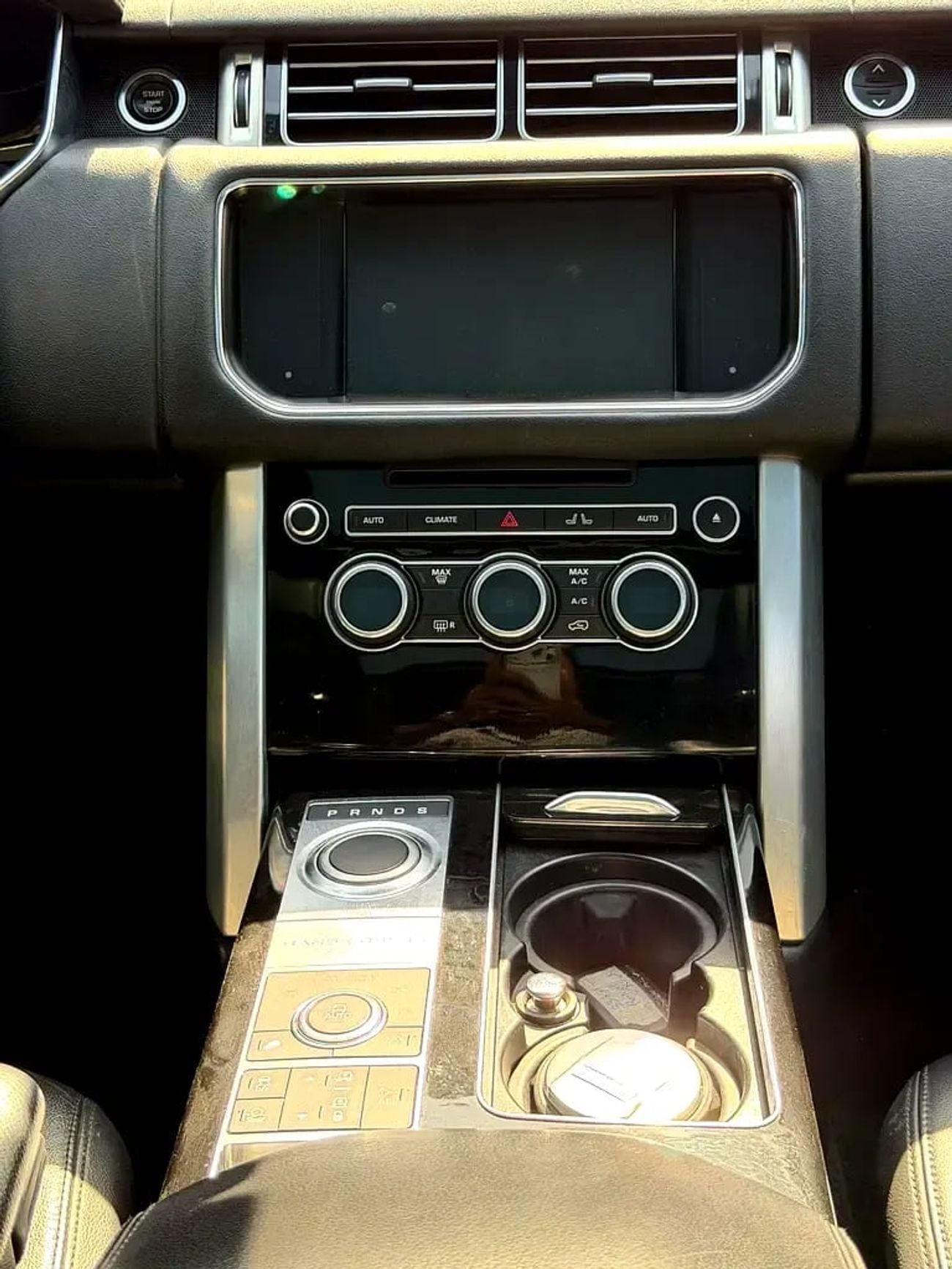 لاند روفر رينج روفر HSE | 5.0L V8 | 4WD | GCC SPECS