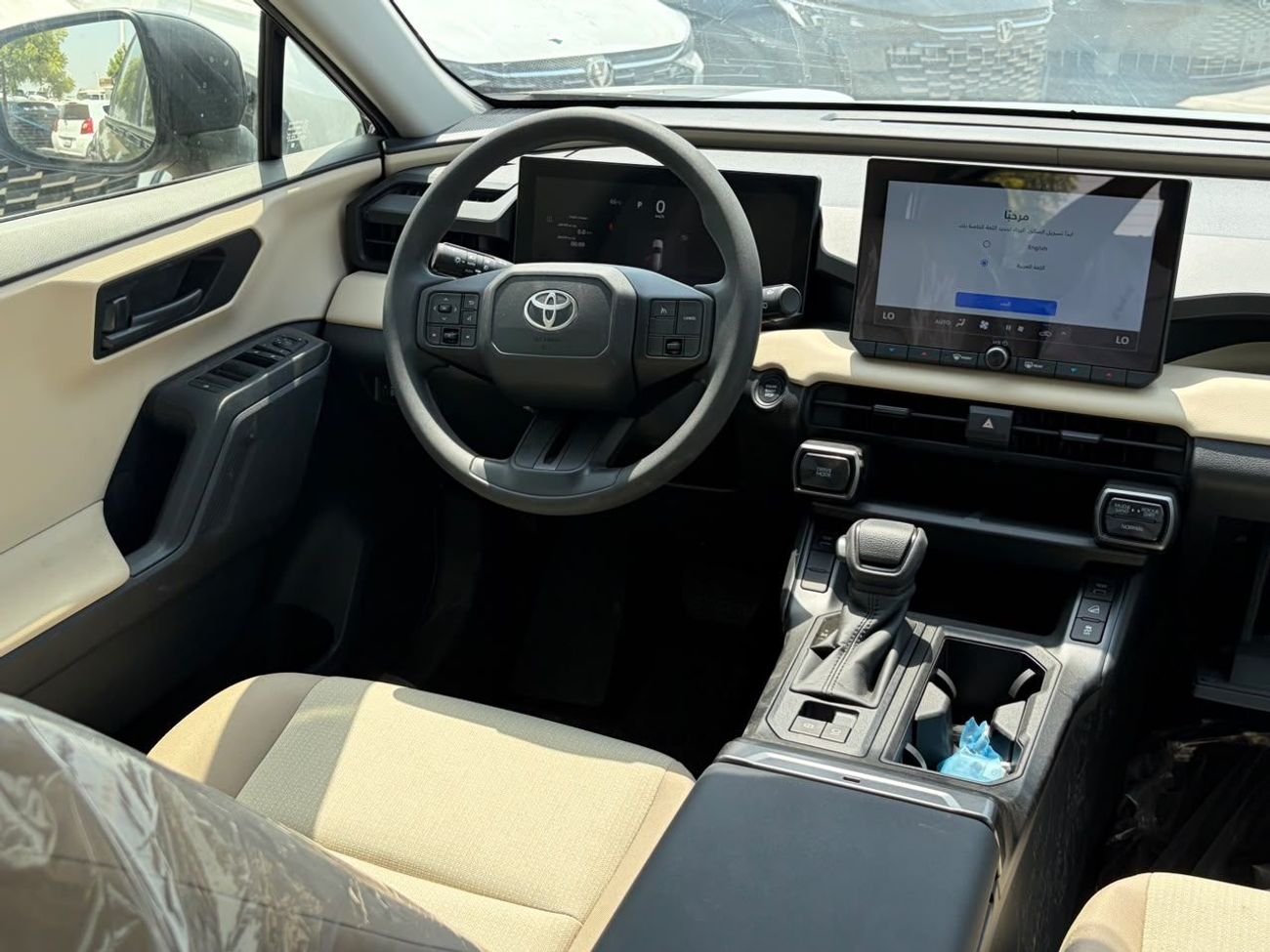 Toyota RAV4 Basic 2.0L V4 PETROL | PUSH START | DVD CAMERA | LEATHER SEATS | Rear A/C | 4WD