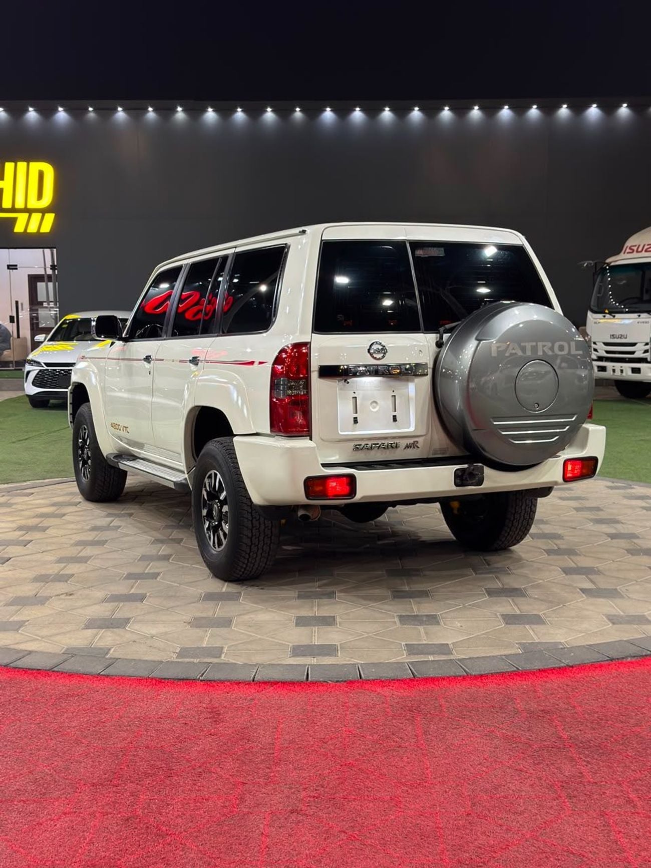 نيسان باترول LE T1