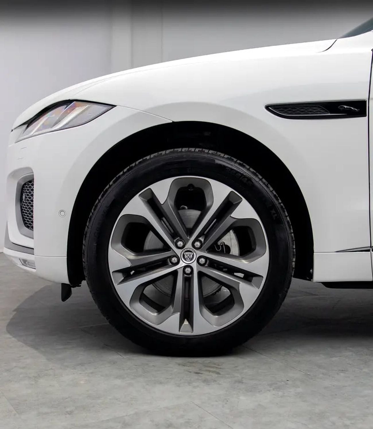 Jaguar F-PACE 90TH ANNIVERSARY EDITION P250 90th Anniversary Edition • Warranty + Service Package • FDSH • GCC