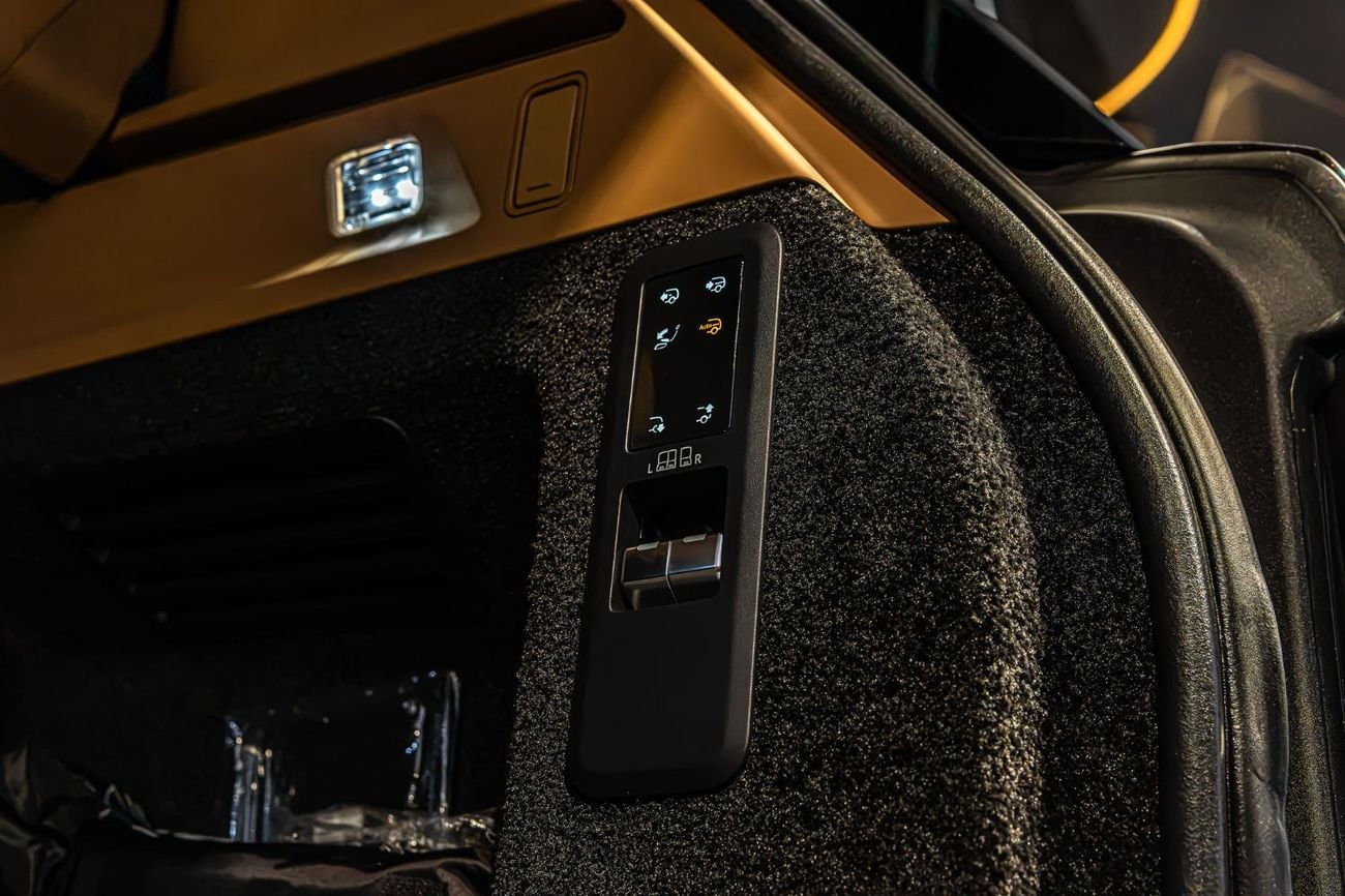 Land Rover Range Rover SV SWB P615 Tourmaline Brown | Tan Interior | 4.4L Twin-Turbo V8 | GCC Specs | Warranty