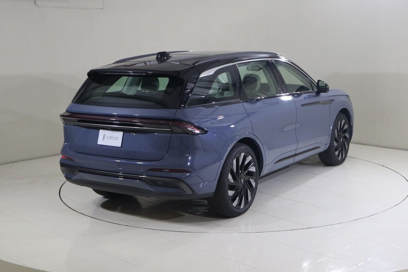 Lincoln Nautilus RESERVE III NU-NAU925H/AL TAYER MOTORS/ AL QOUZ SHOWROOM