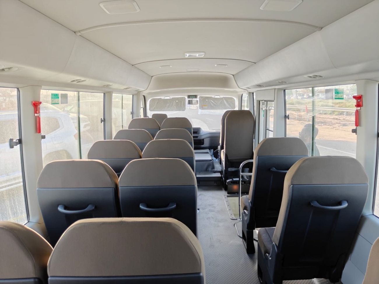 تويوتا كوستر 4.2L V6 DIESEL | 23 STR | M/T | AUTO DOOR | LUGGAGE RACK| MY2026