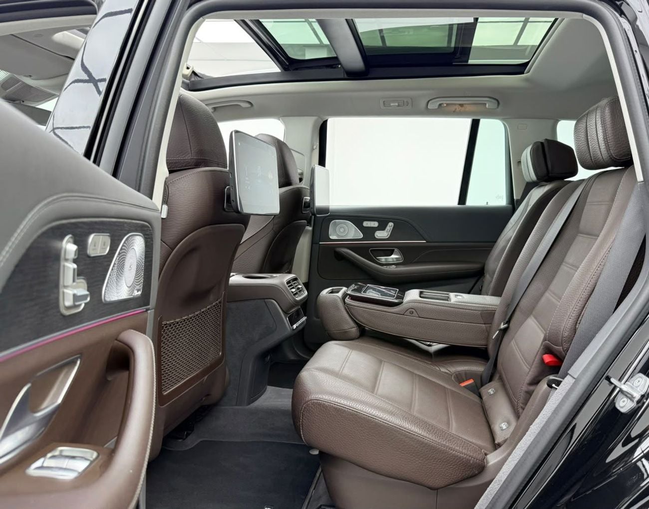 مرسيدس بنز GLS 580 STANDARD مرسيدس بنز GLS580 4MATIC موديل 2020، مزودة بحزمة خدمة مرسيدس بنز لعام 2028، مع ضمان، وسجل صيانة كامل
