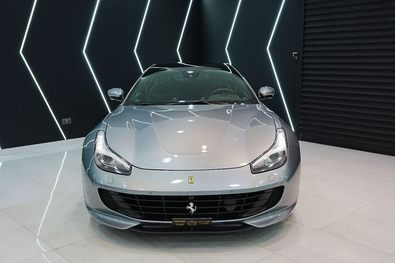 Ferrari GTC4 LUSSO T, Carbon Interior Pack, Passenger Display, Panoramic Roof, GCC Specs!!