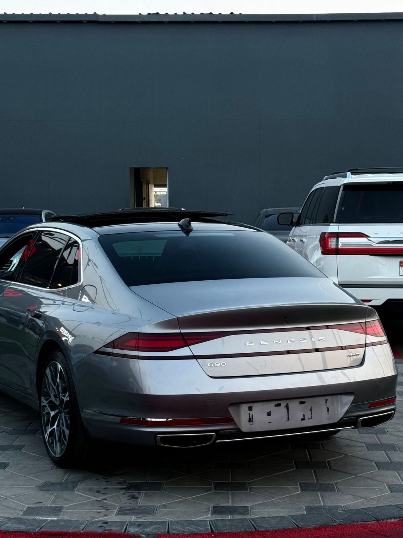Genesis G90 ROYAL
