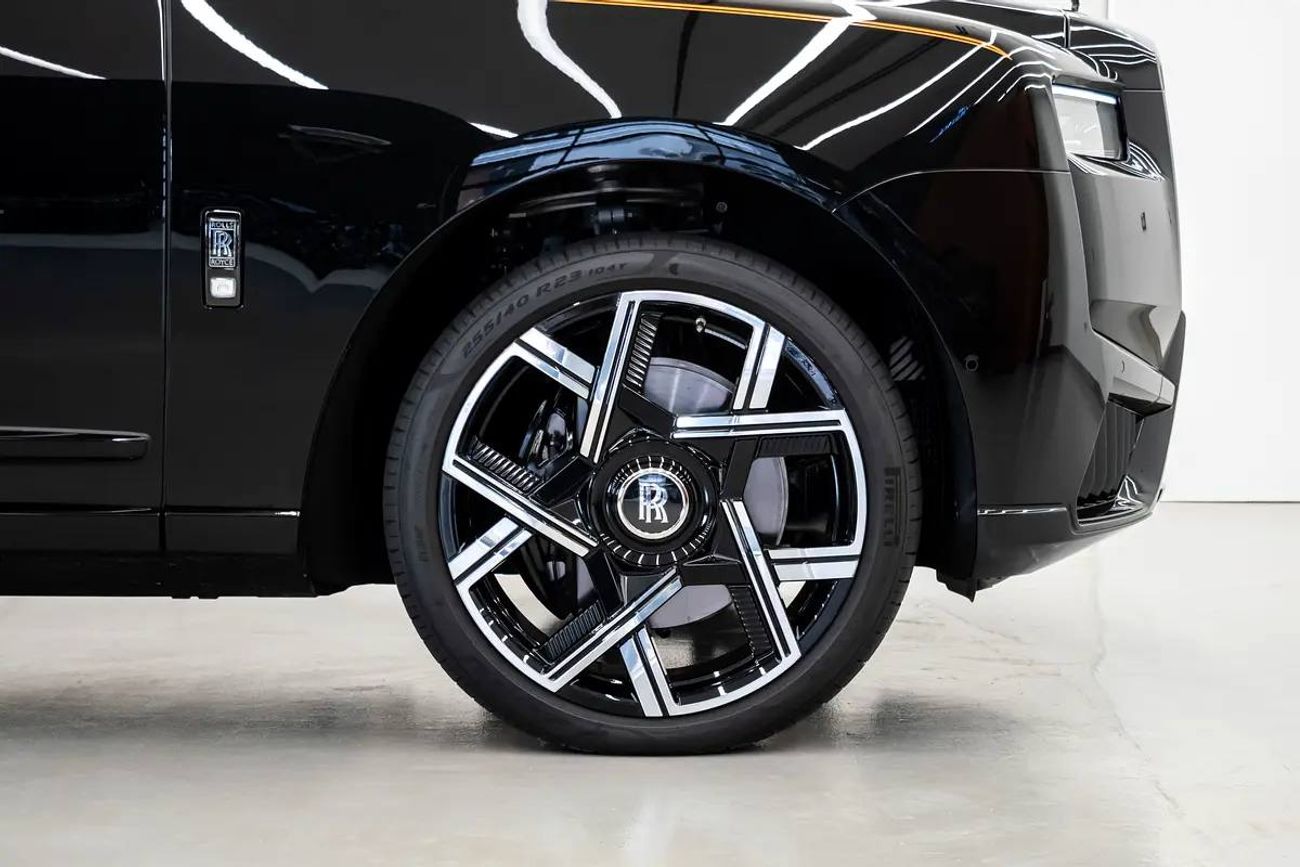 Rolls Royce Cullinan BLACK BADGE VIP SEATS | With Warranty and Service Contract