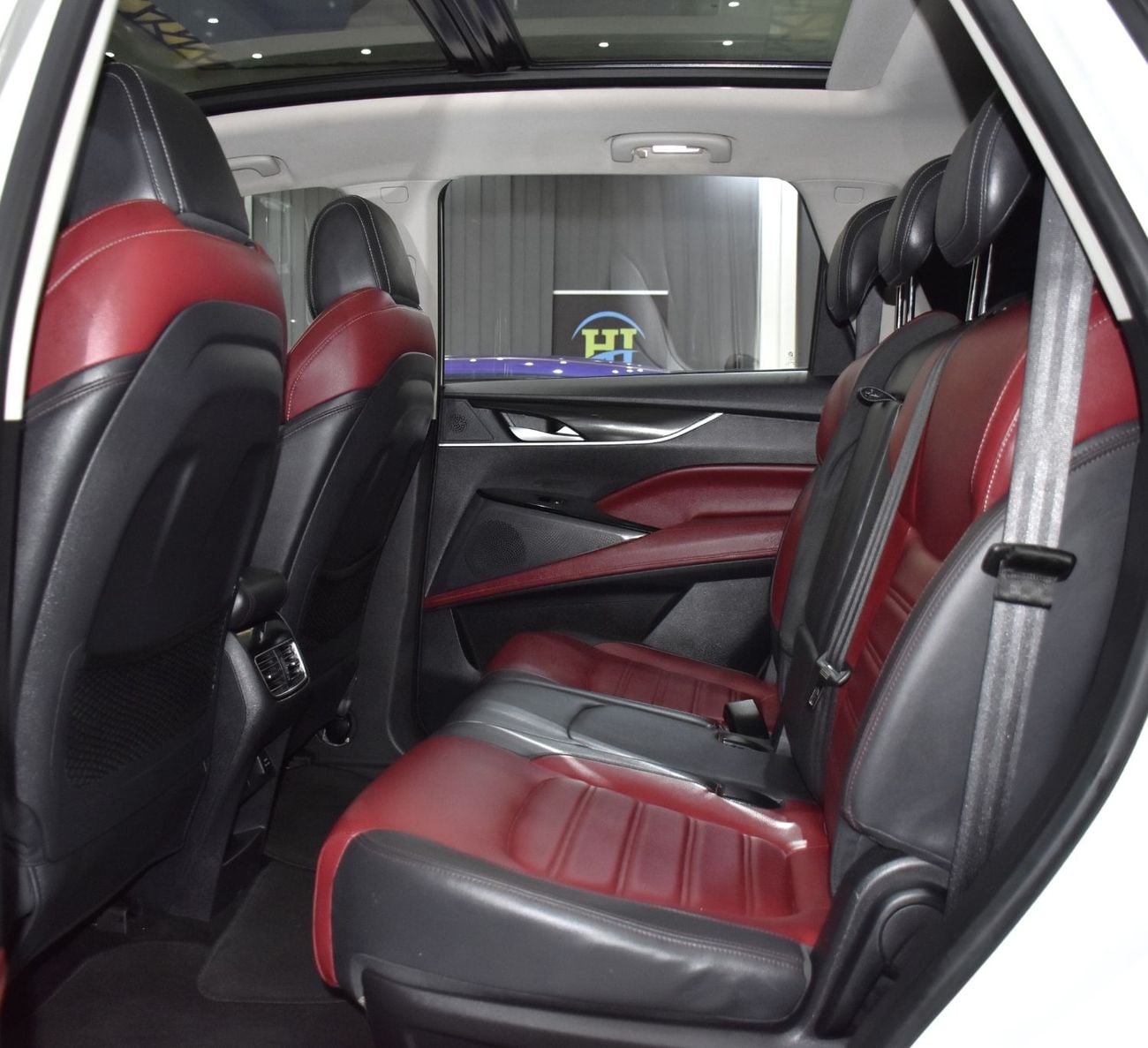 Maxus D60 EXECUTIVE LUXURY EXCELLENT DEAL for our Maxus D60 ( 2023 Model ) in White Color GCC Specs