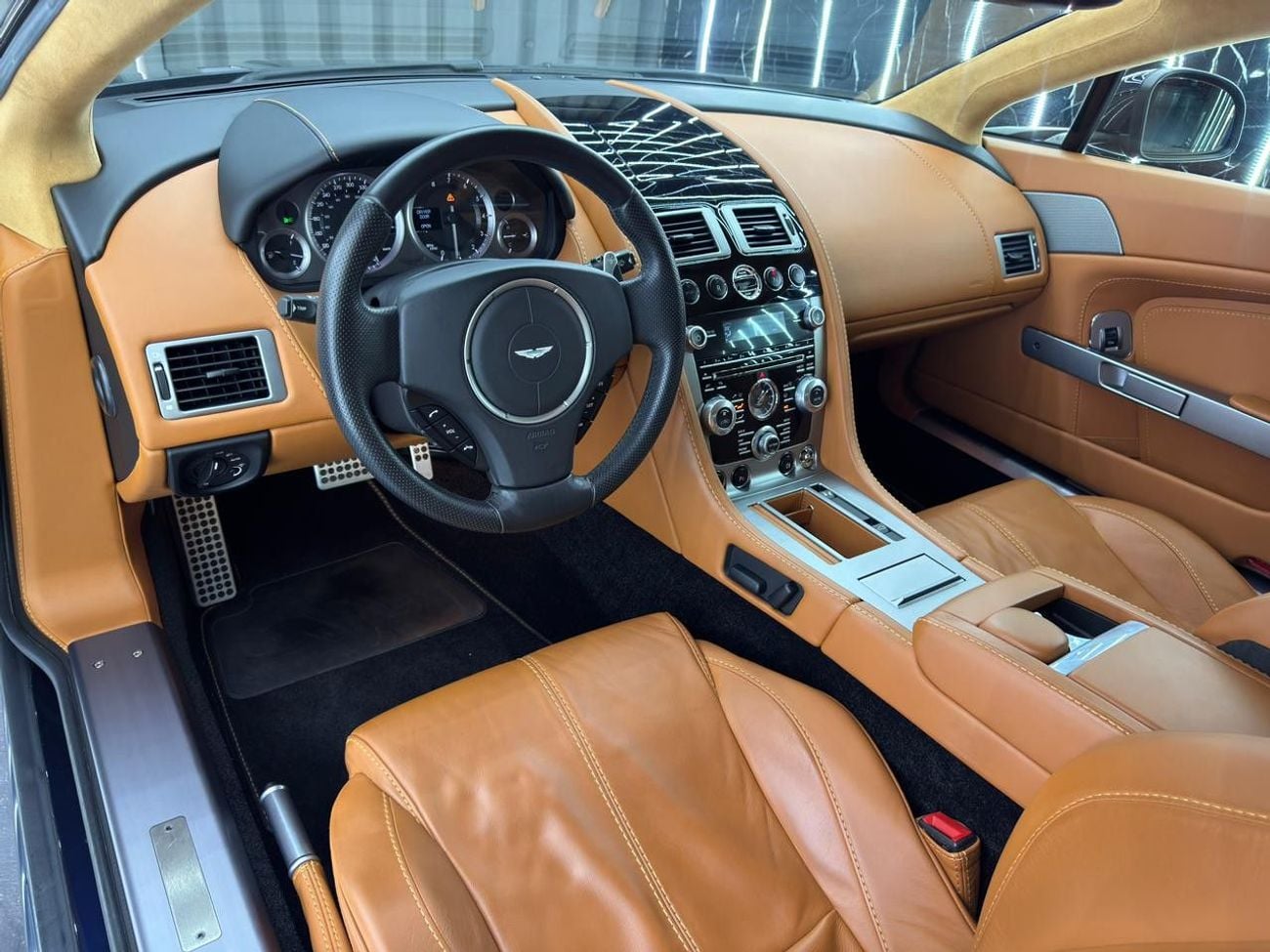 Aston Martin Vantage STD