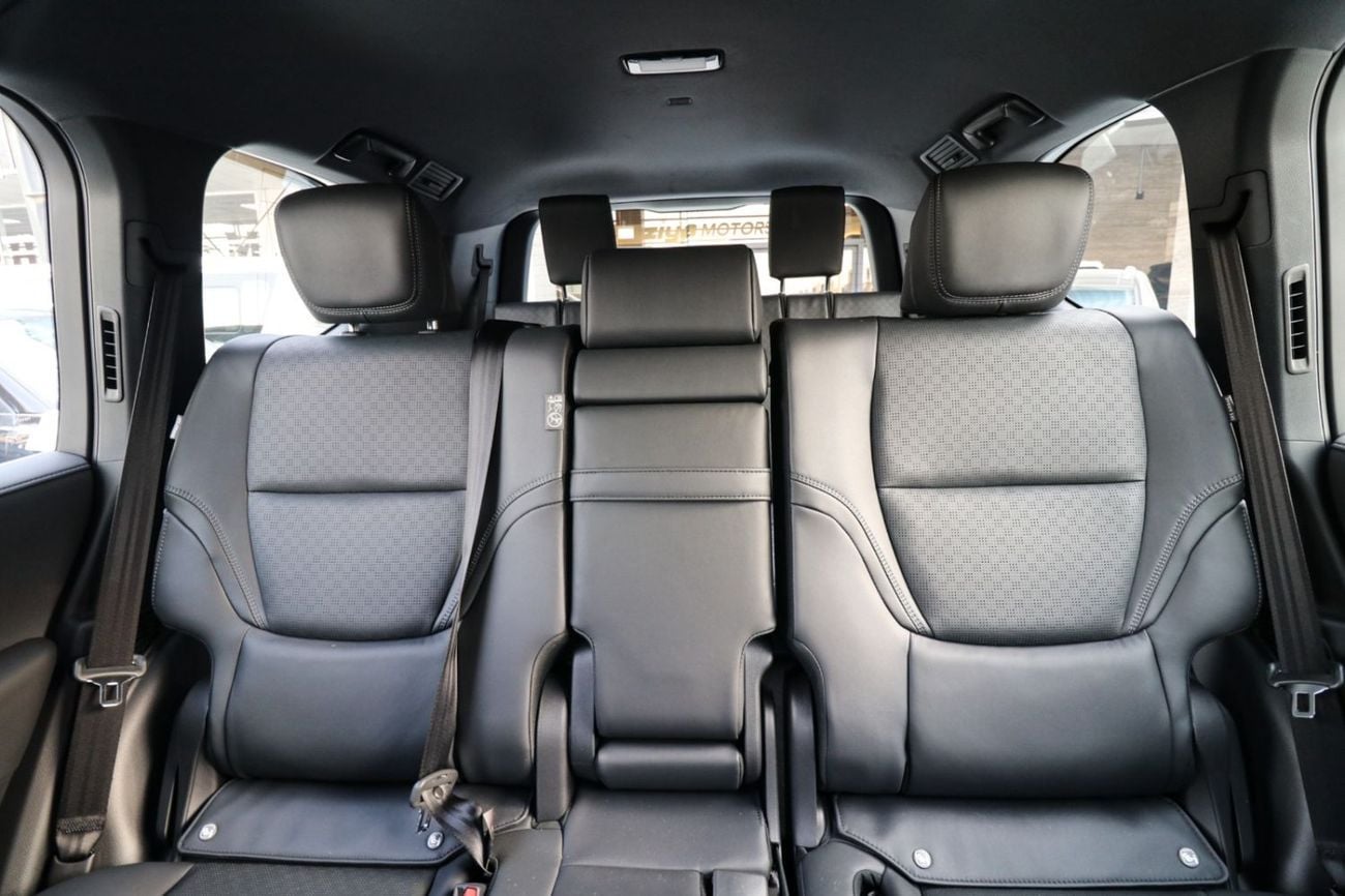 Toyota Land Cruiser VX 4.0L 2026 with memory seats