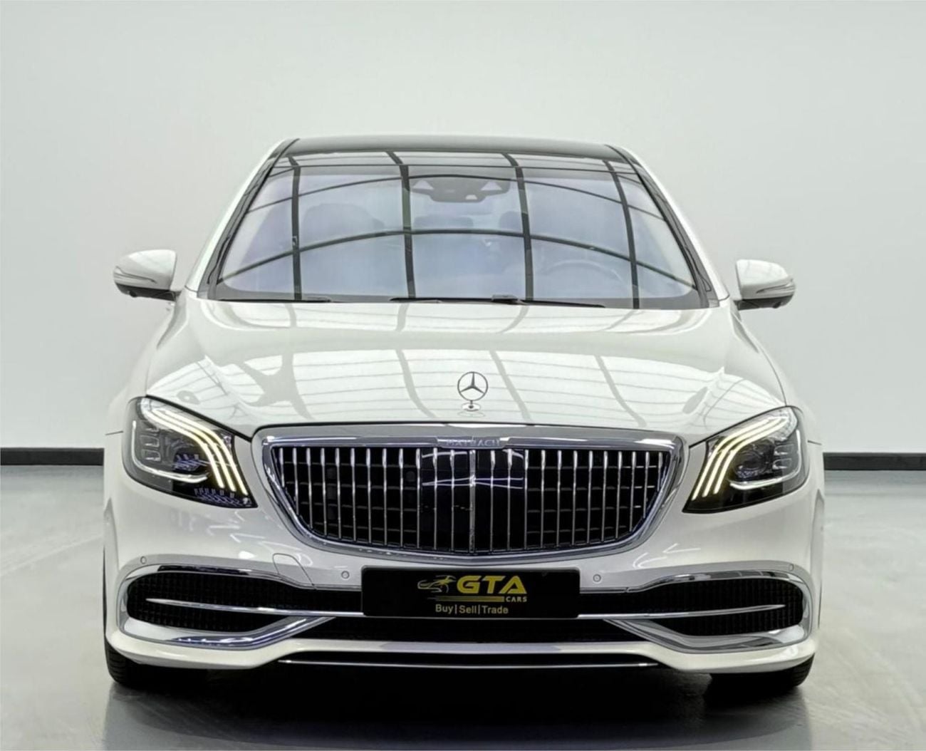 Mercedes Benz S560 STANDARD 2025 Land Rover Defender 90 HSE, Agency Warranty+Full Service History, Middle East Specs.