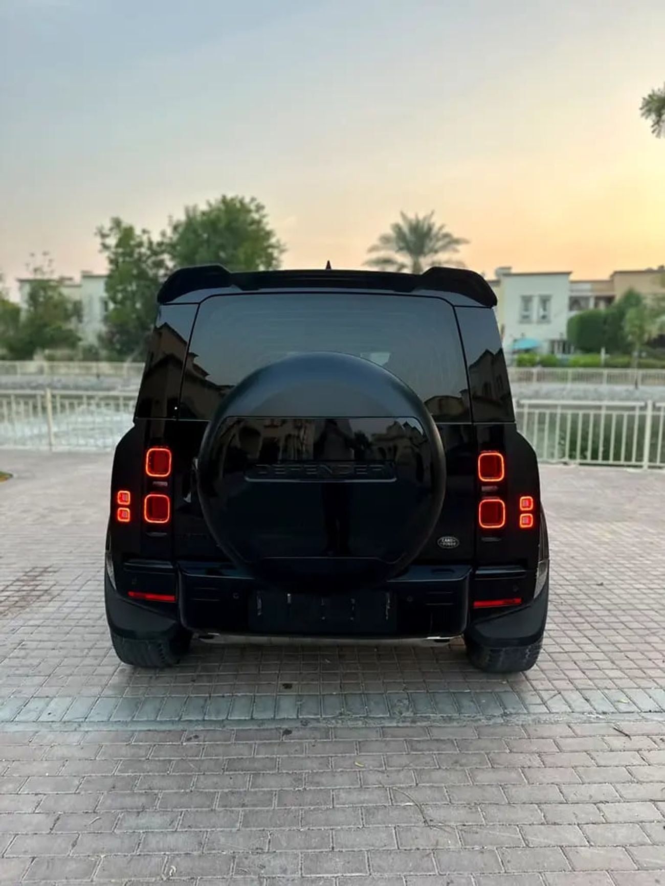 لاند روفر ديفندر 110 HSE P400, GCC Specs, Under Warranty
