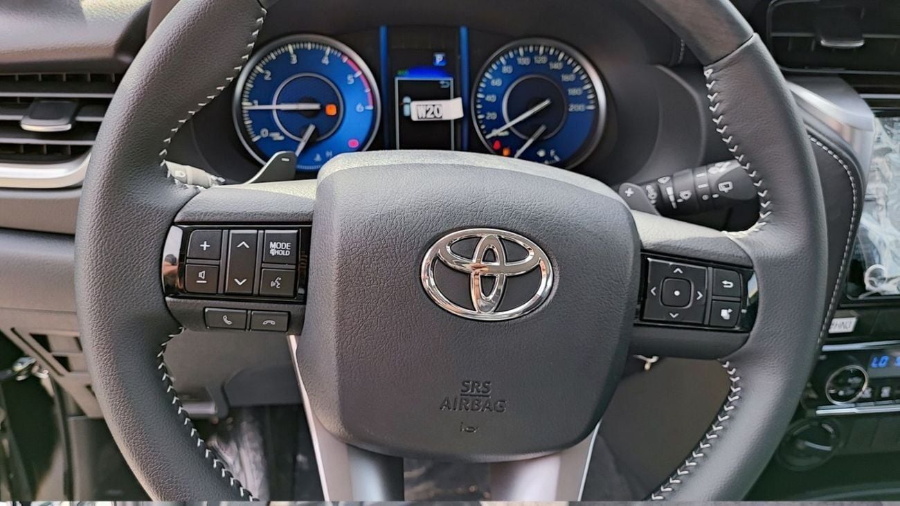 Toyota Fortuner EXR Toyota Fortuner / 2.7L V4 Petrol / Climate Control / Only for Africa Special Price